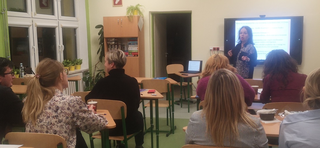 Nowoczesne narzędzia w pracy z cudzoziemcami – szkolenia w województwie świętokrzyskim